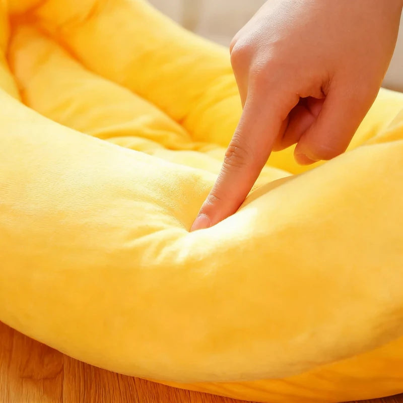 Banana Shaped Plush Pet Bed | All-Season Soft Warm Nest for Cats & Dogs